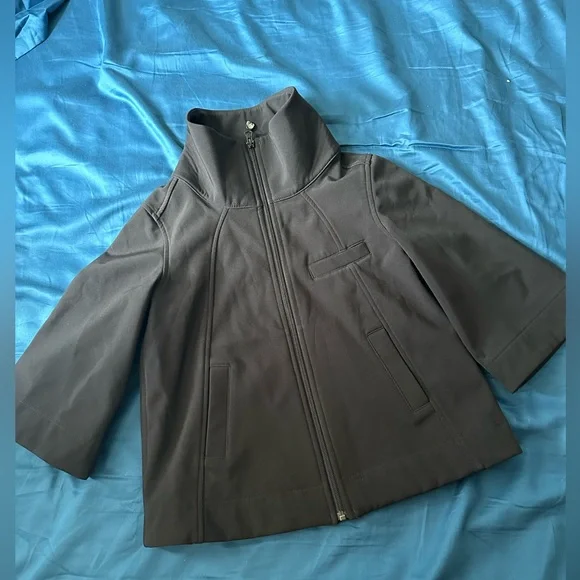 Lulumemon jacket - size 4 - Picture 9 of 9